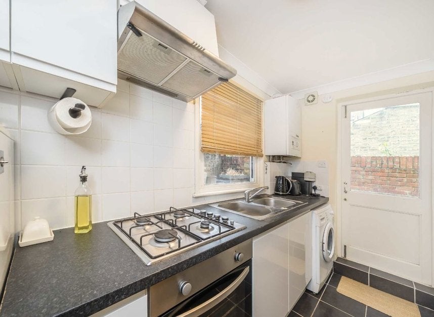 Flat Tregothnan Road in Greater London