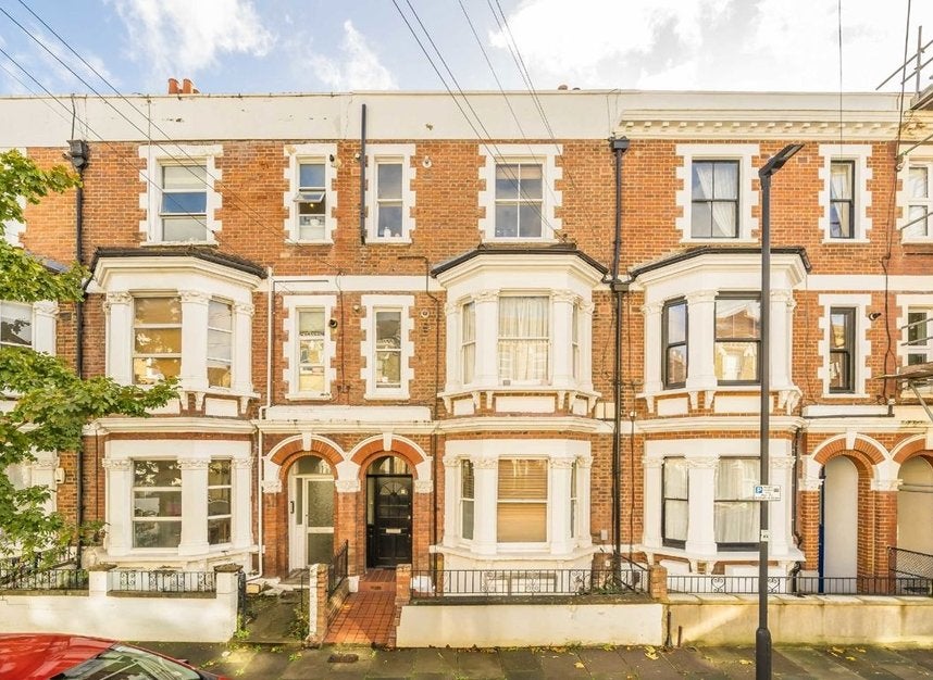 Flat Tregothnan Road in Greater London