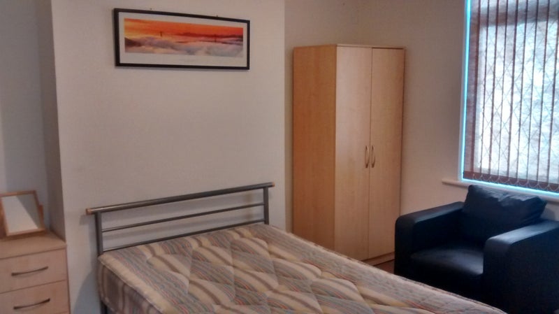 Room Tavora Street in Wakefield