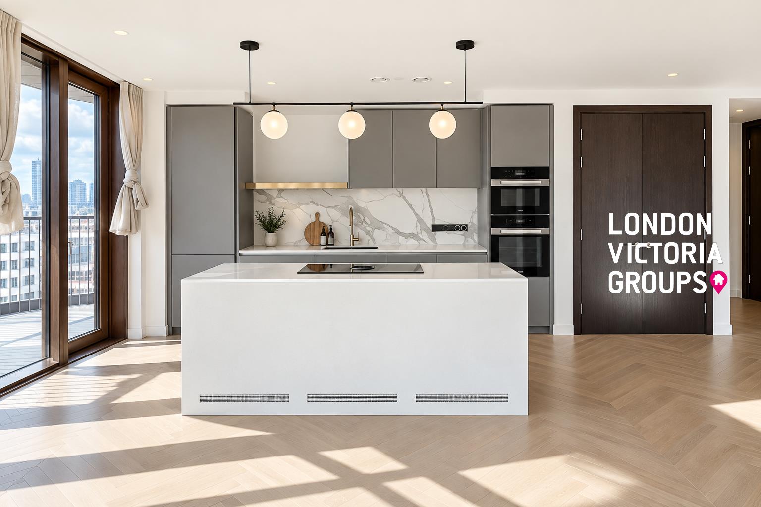 Flat Magellan Place in London
