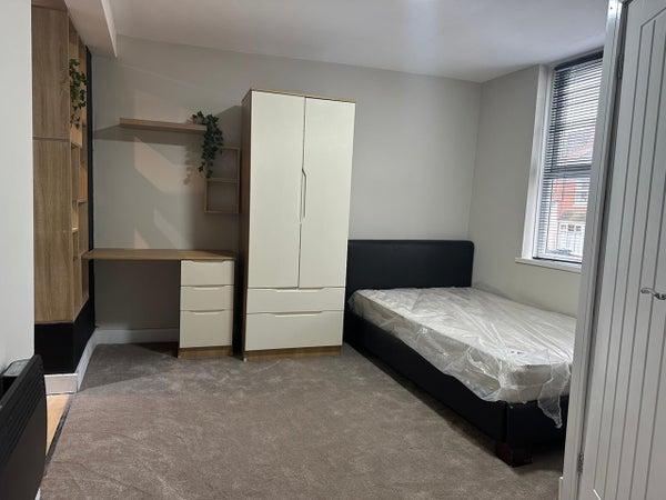 Flat Teignmouth Road in Birmingham
