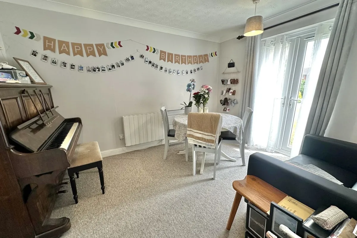Flat Queens Square in Chippenham