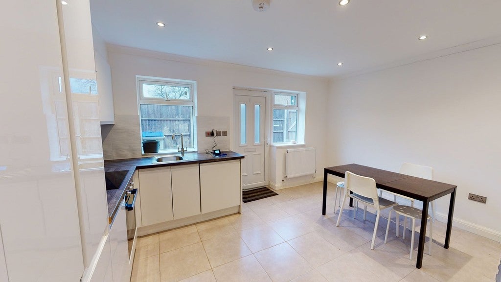 Flat Linden Place in Epsom and Ewell