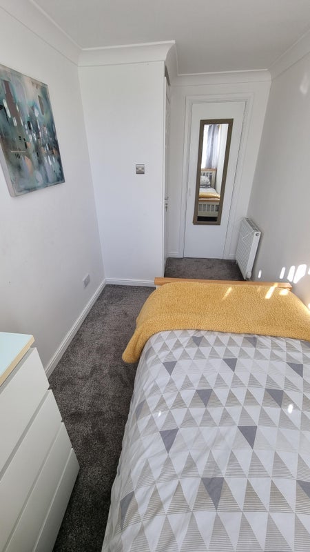 Room Darroch Way in Cumbernauld