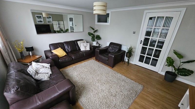 Room Darroch Way in Cumbernauld