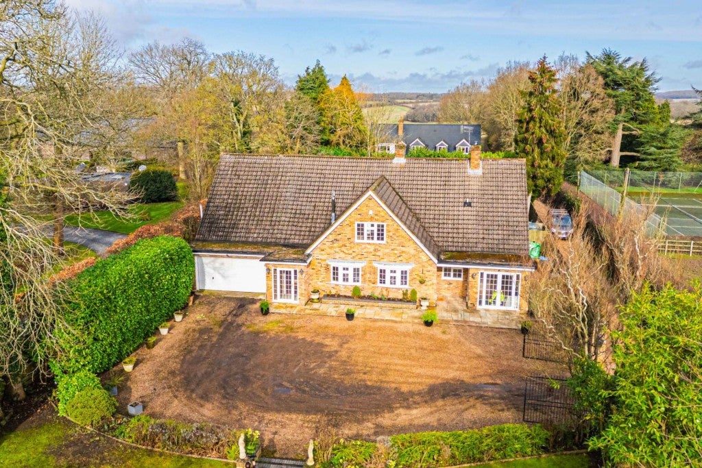 House Potten End Hill in Dacorum