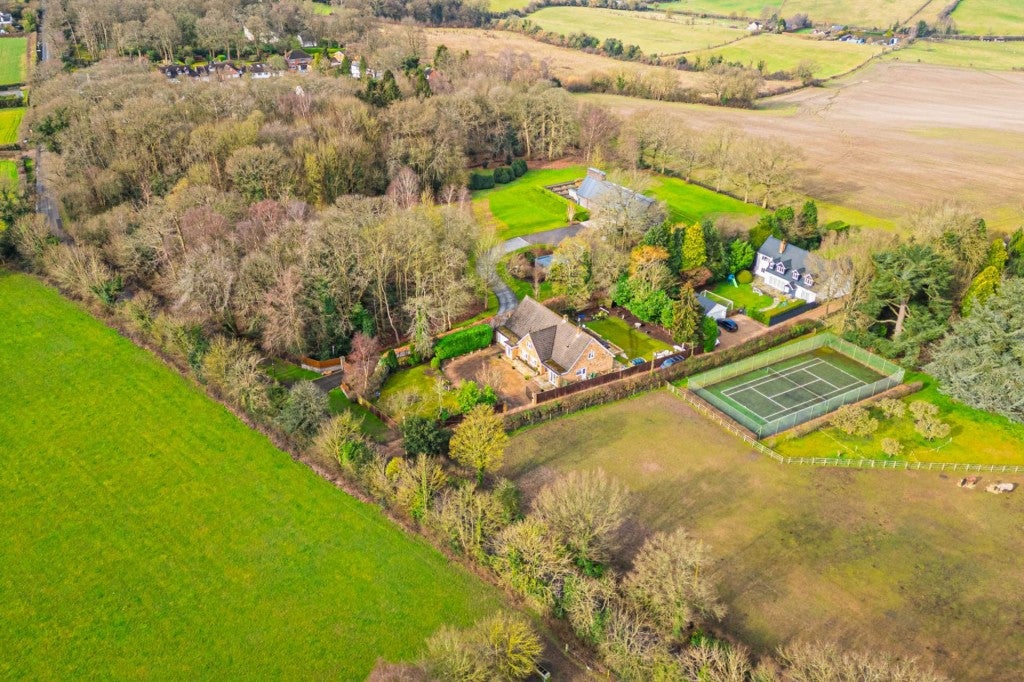 House Potten End Hill in Dacorum