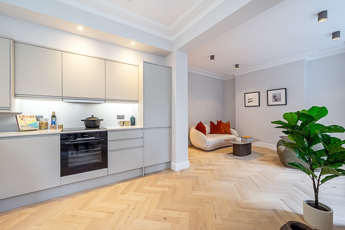 Flat King Street in Greater London