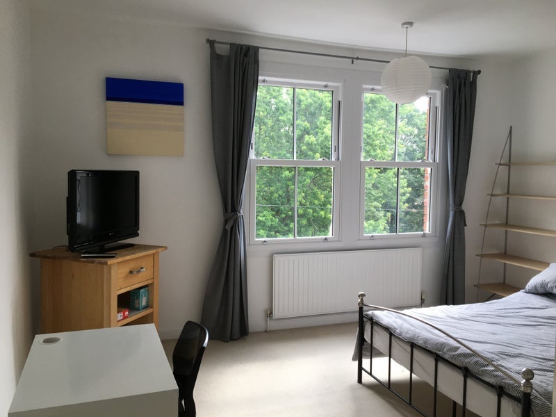 Room Loscoe Road in Nottingham
