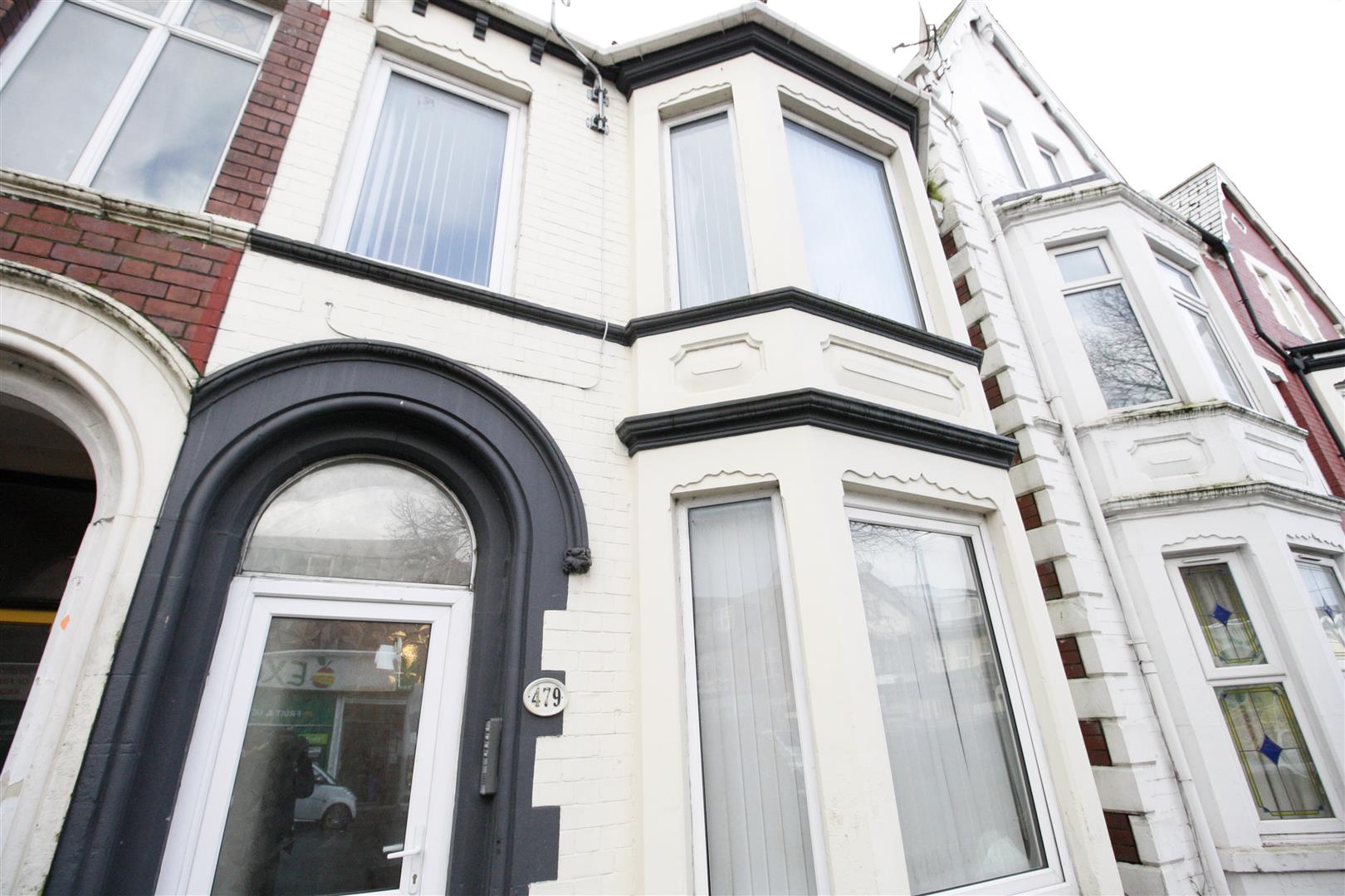 Flat Cowbridge Road East in Cardiff