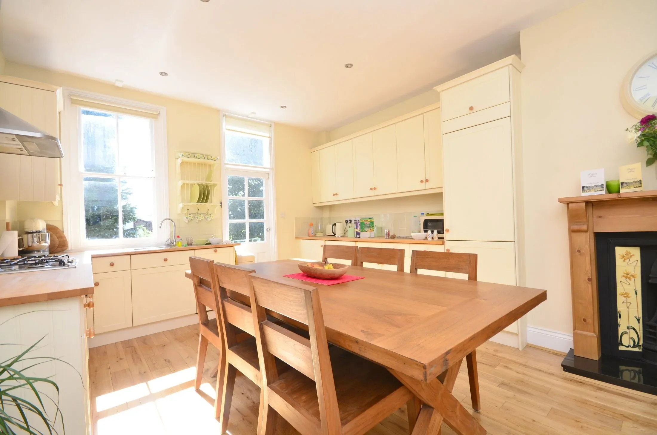 Flat Becklow Road in Greater London