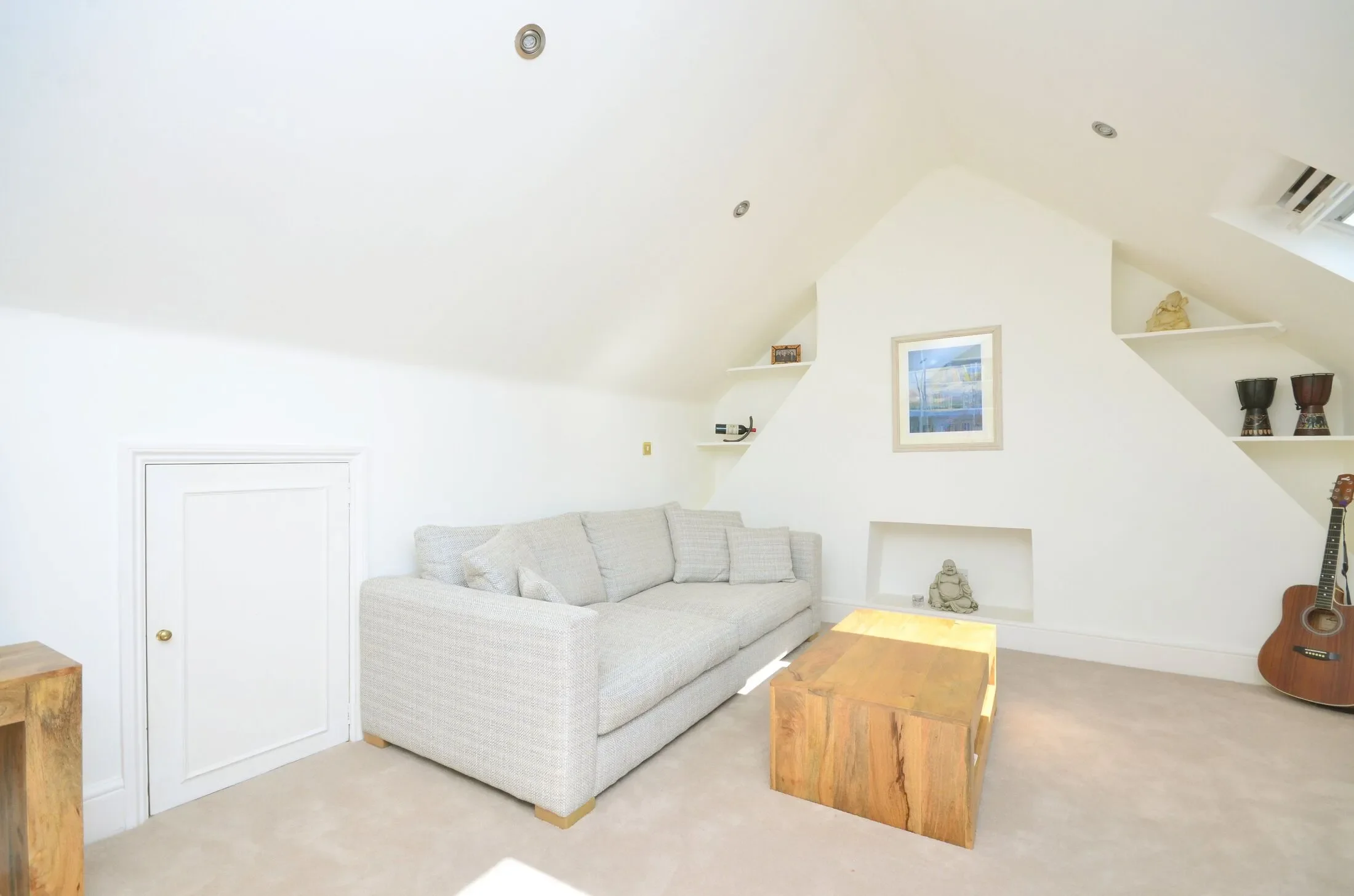 Flat Becklow Road in Greater London