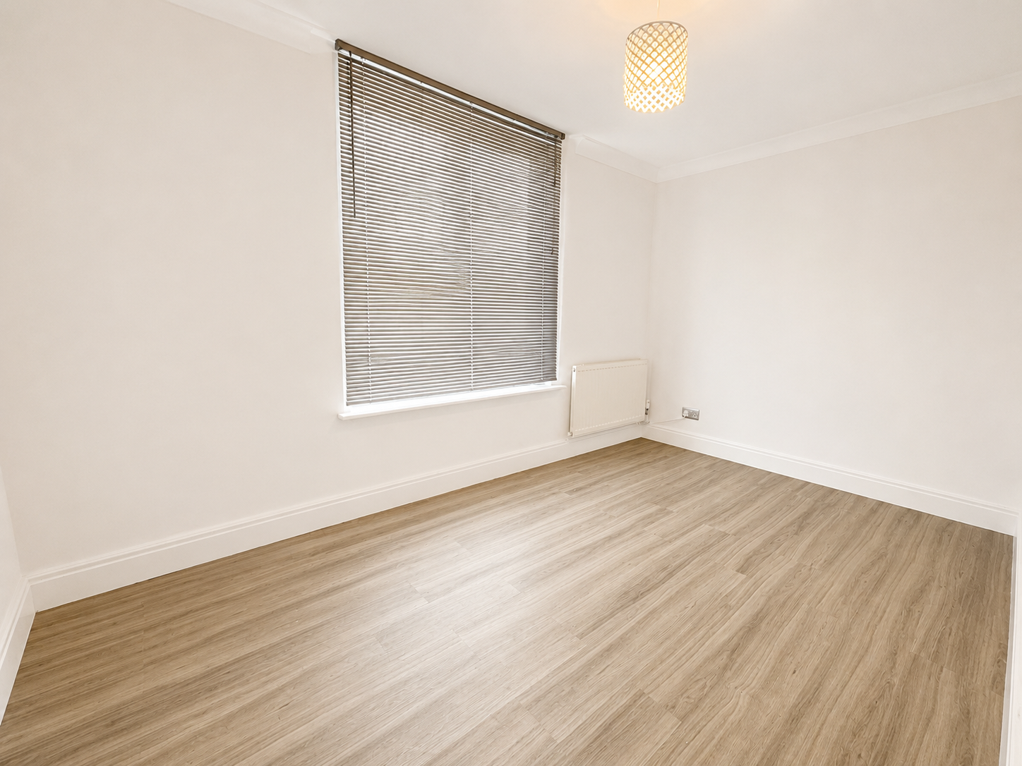 Room Station Lane in Wakefield
