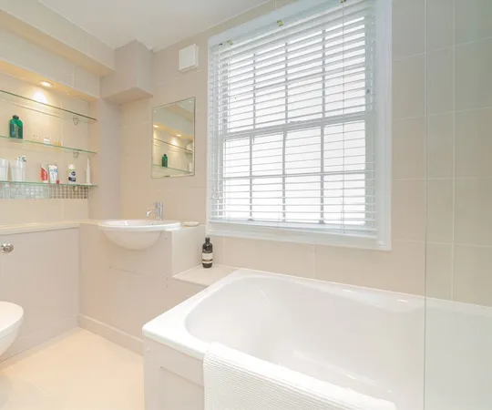 Flat Clarendon Street in City of Westminster