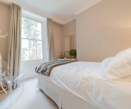 Flat Clarendon Street in City of Westminster