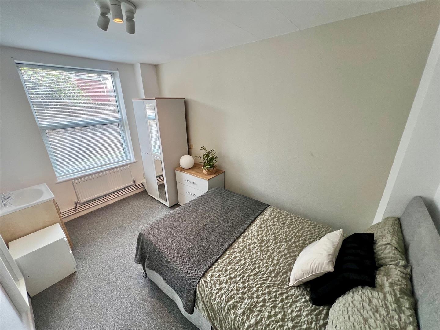 Flat Libertus Road in Cheltenham