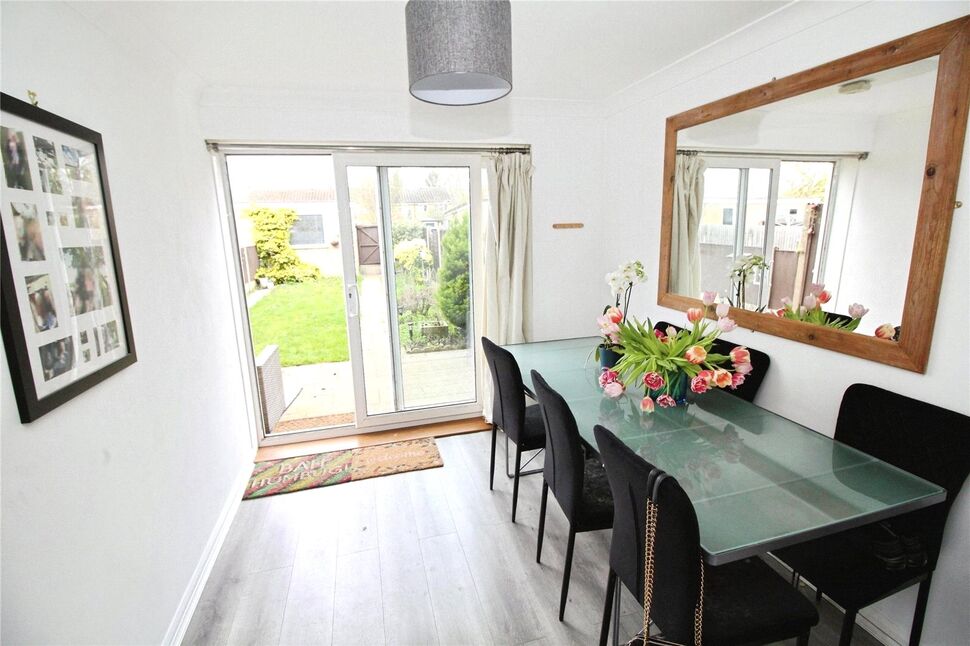 House Martham Close in Bedford