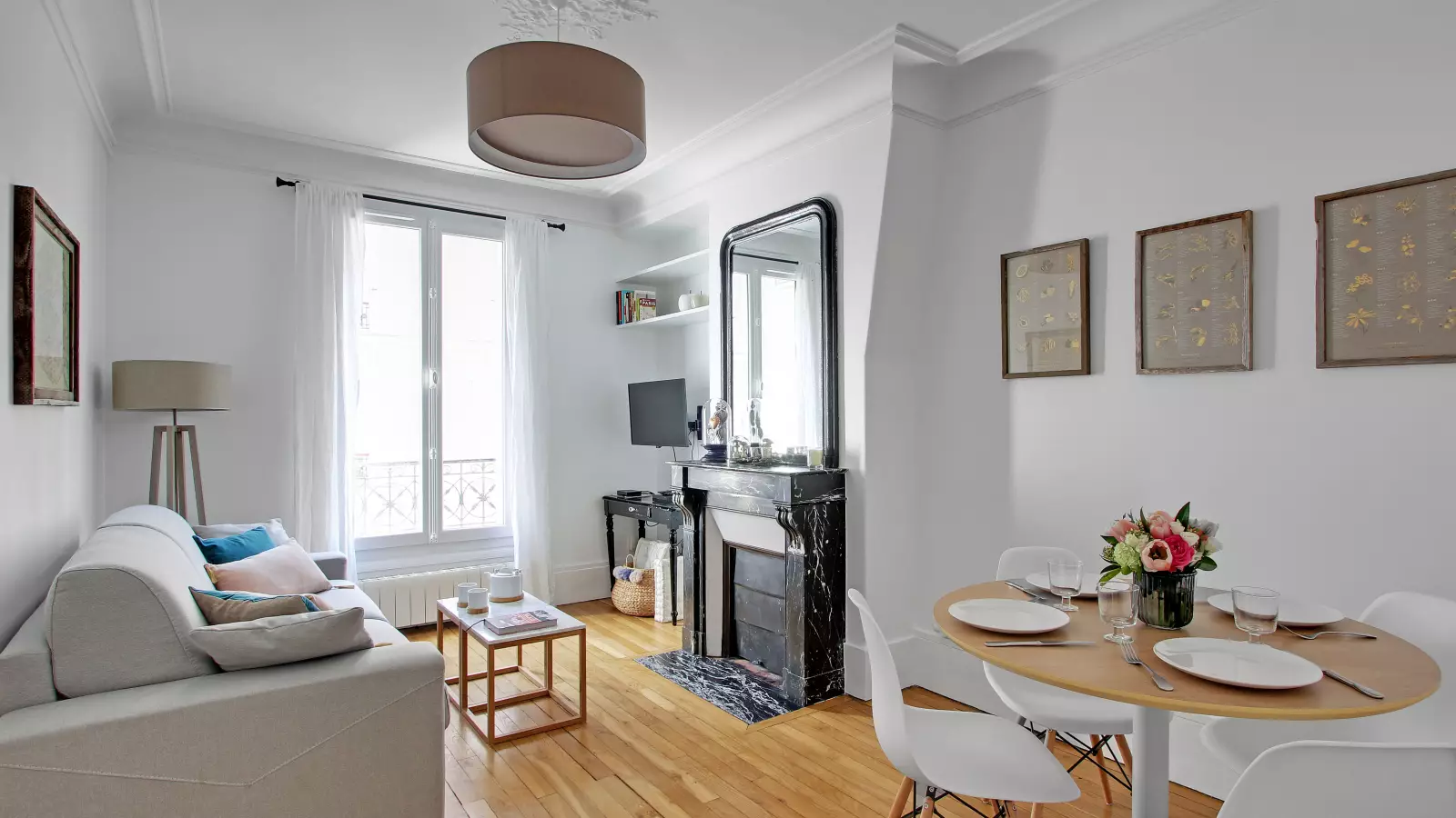 Flat Rue Lebouteux in Paris