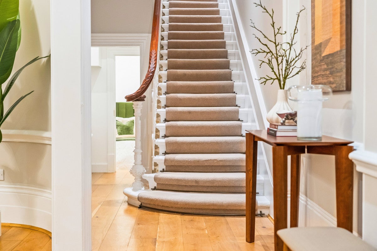 Flat Clanricarde Gardens in Greater London