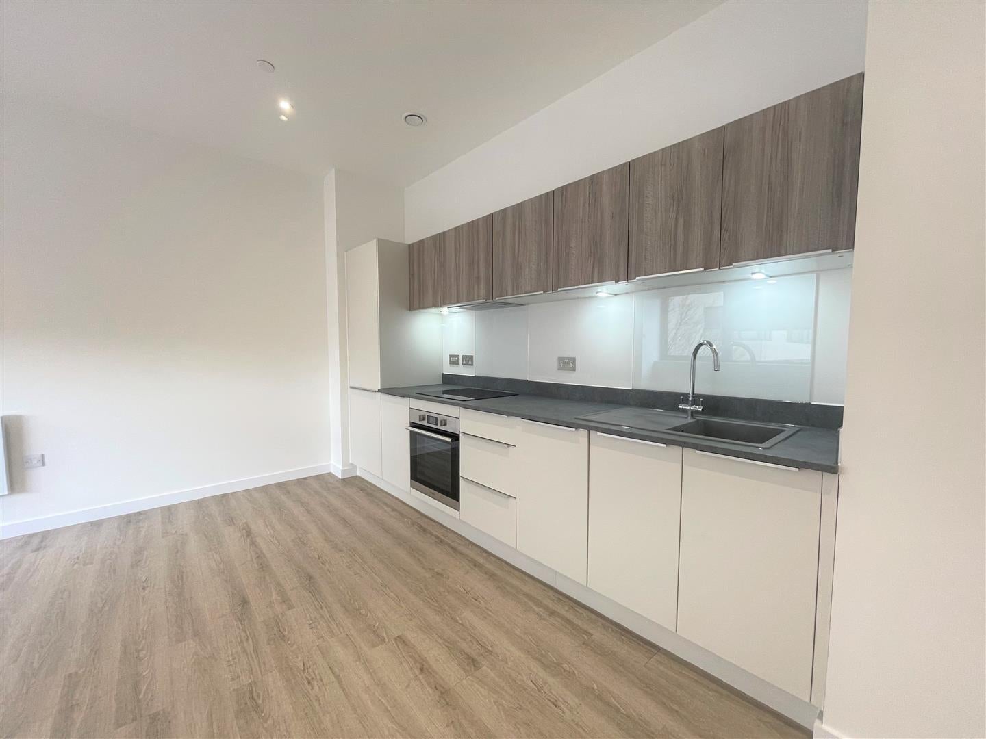 Flat Alençon Link in Basingstoke and Deane