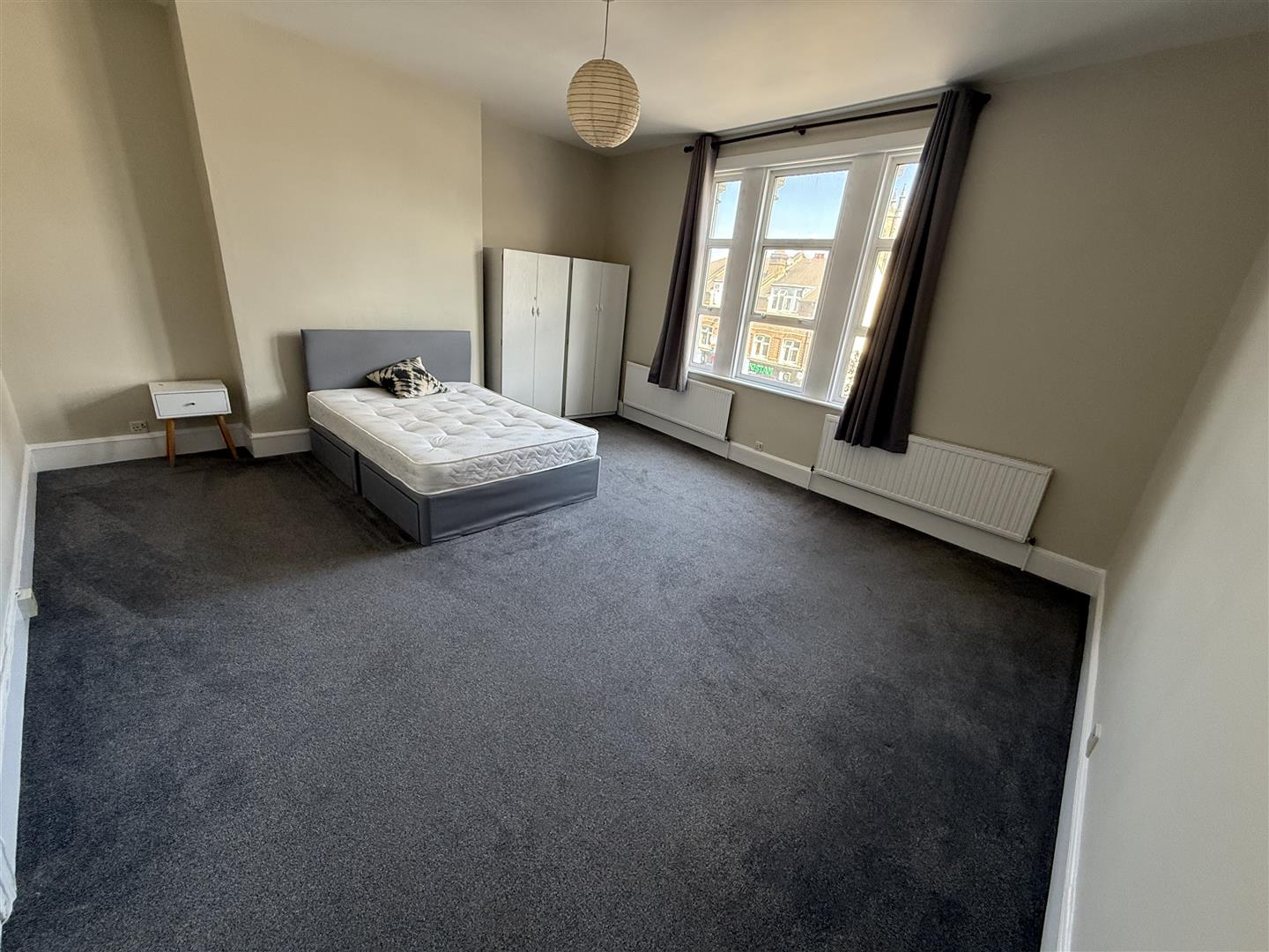 Flat Mitcham Road in Greater London