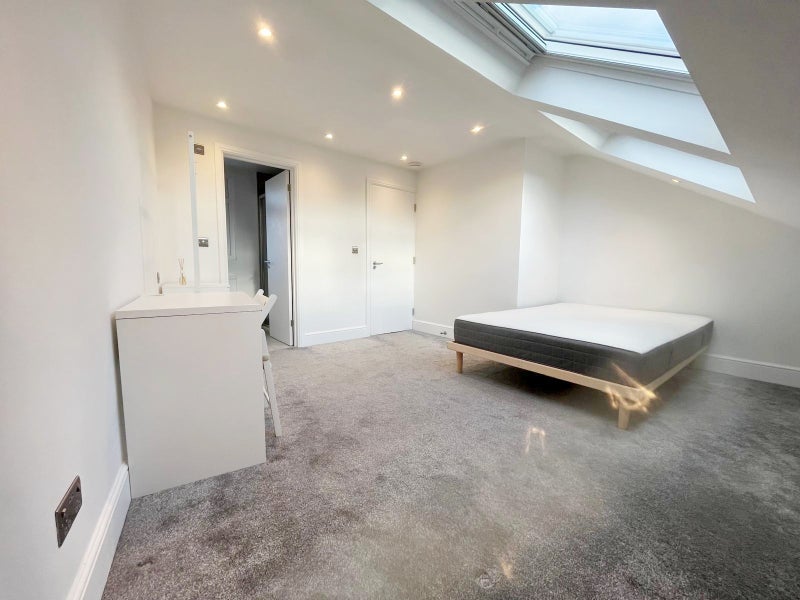 Room Trundley's Road in Greater London