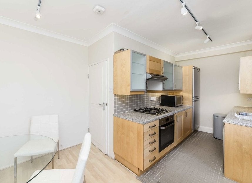 Flat Mackennal Street in City of Westminster