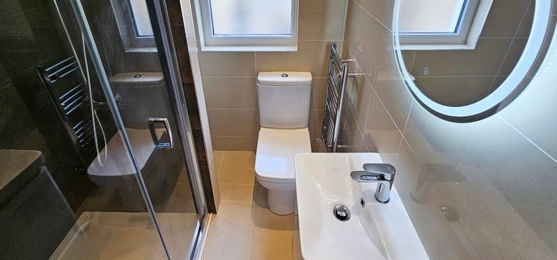 Room Honeywell Road in Greater London