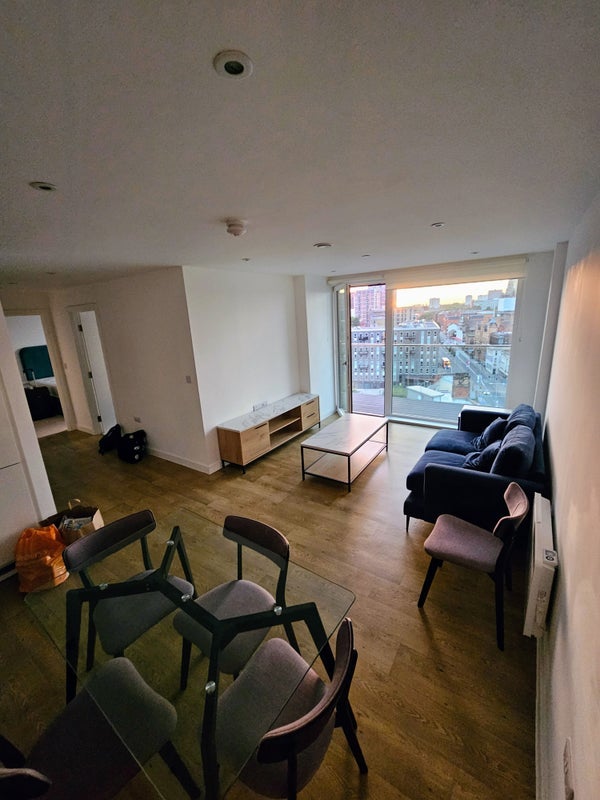 Room Chapel Street in Salford