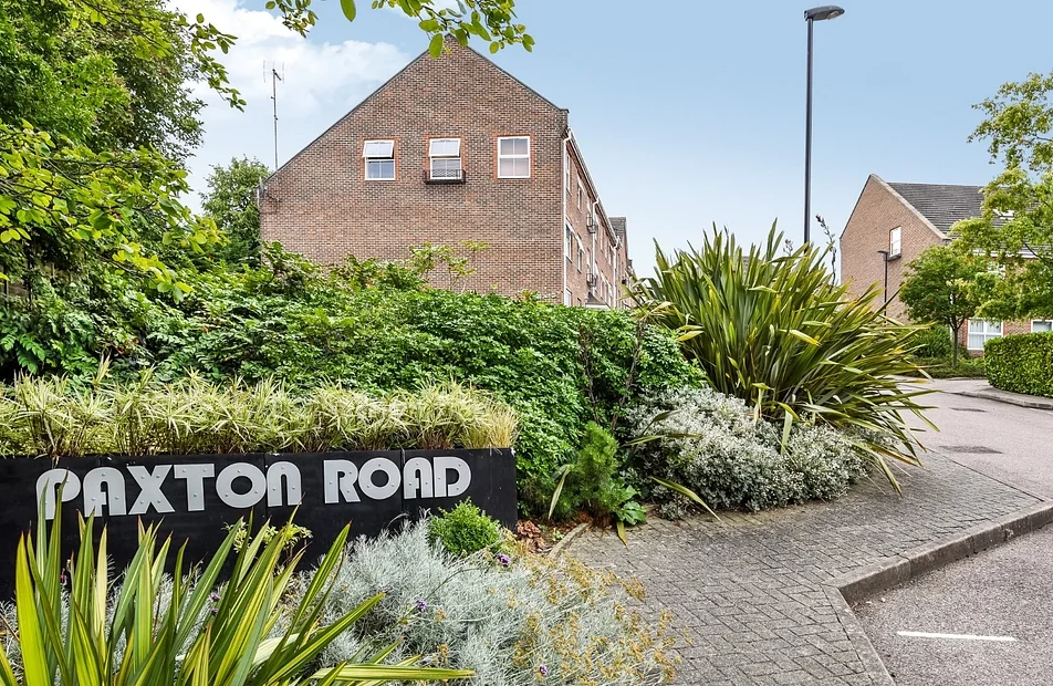 Flat Queenswood Road in Greater London