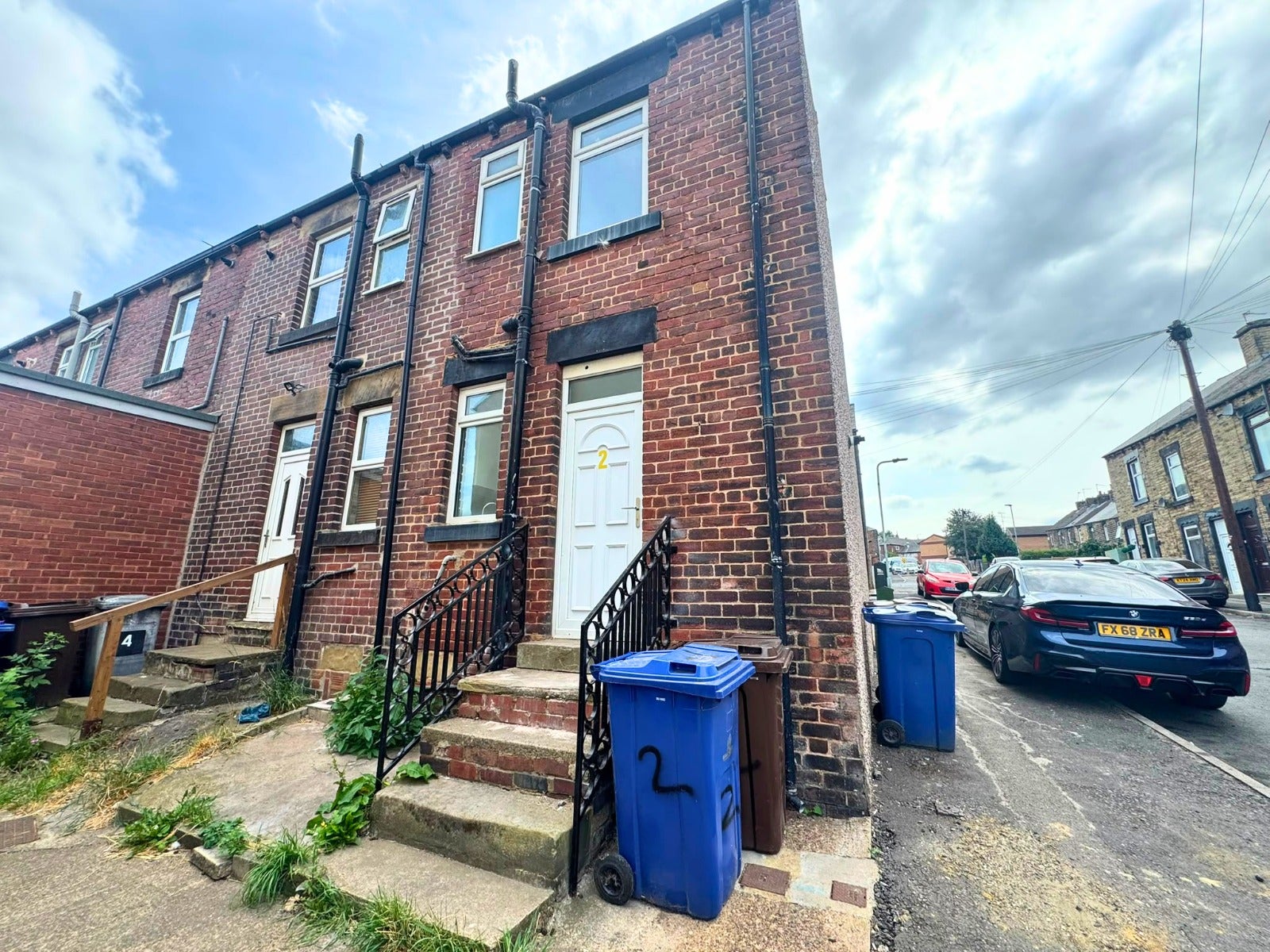 House Rhodes Terrace in Barnsley