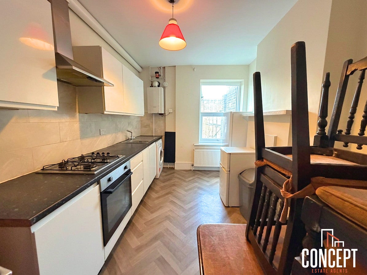 Flat Upper Tooting Road in Greater London