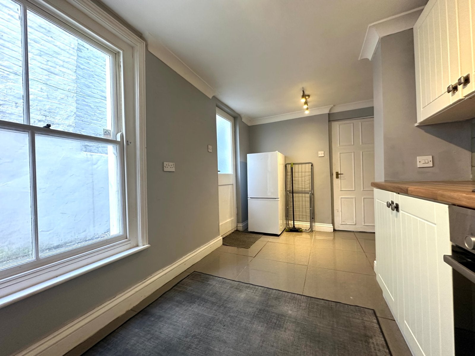 Flat Albion Hill in Thanet