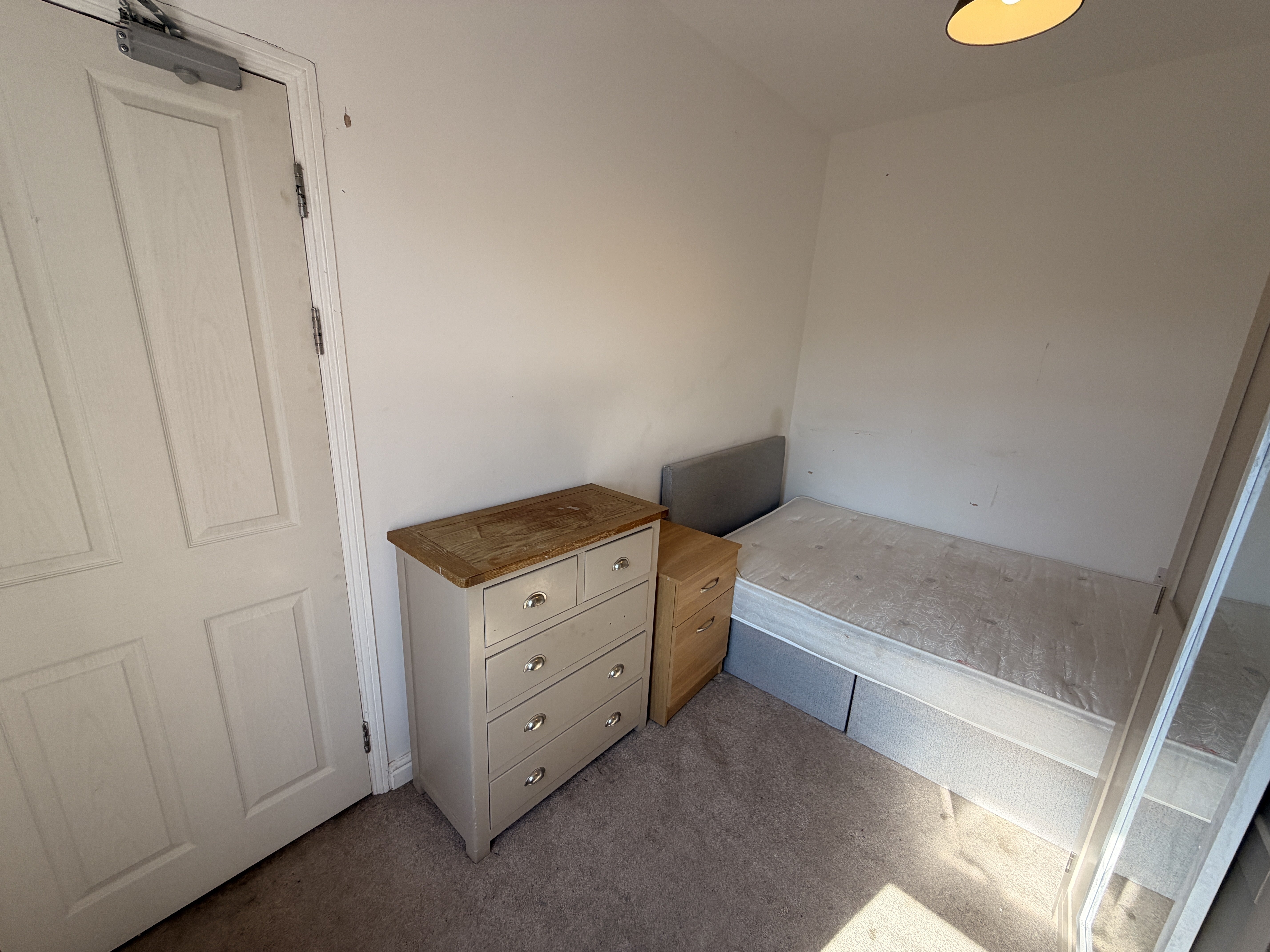Room Moore Street in Northampton