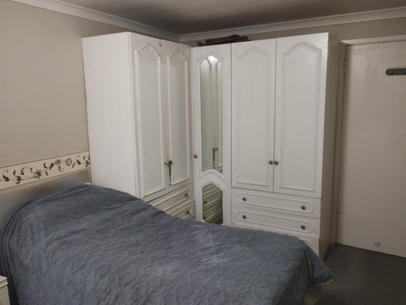 Room Whitmore Way in Basildon