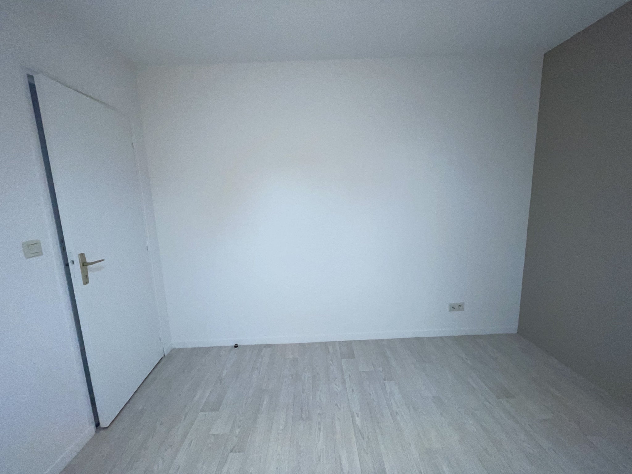 Flat Rond-Point Parking Gare in Abbeville