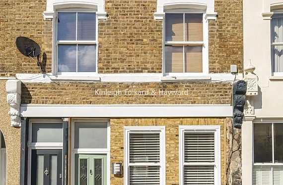 Flat Upland Road in Greater London