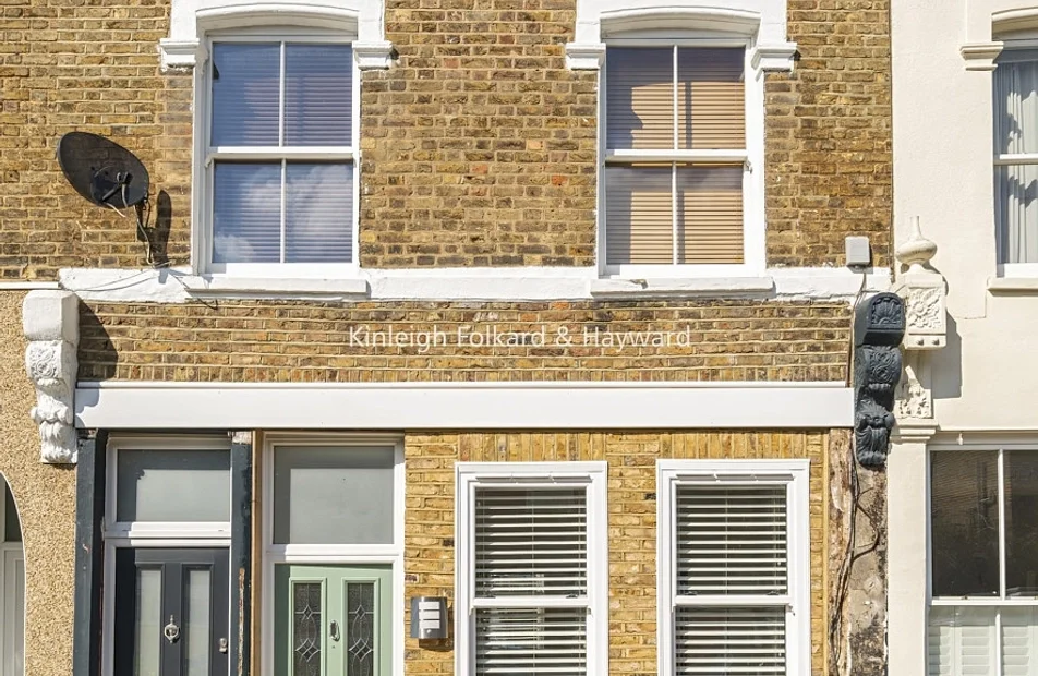 Flat Upland Road in Greater London