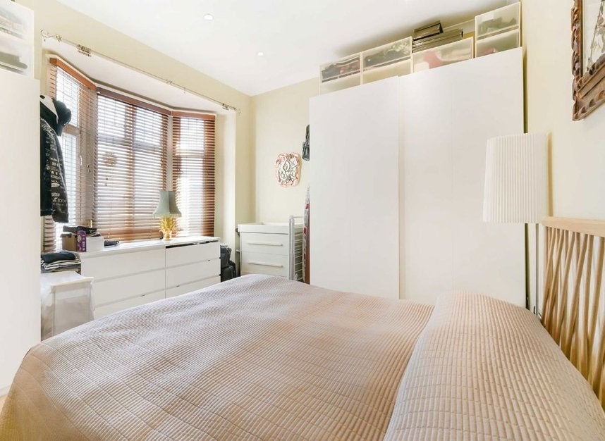 Flat Campden Hill in Greater London