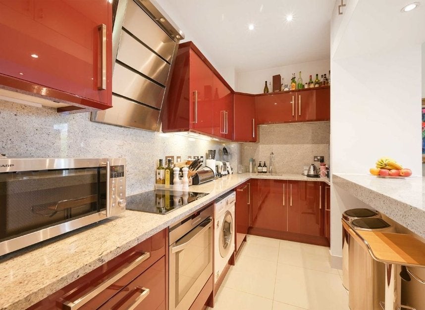 Flat Campden Hill in Greater London
