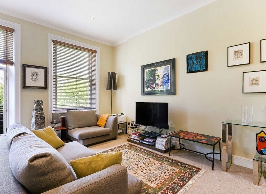 Flat Campden Hill in Greater London