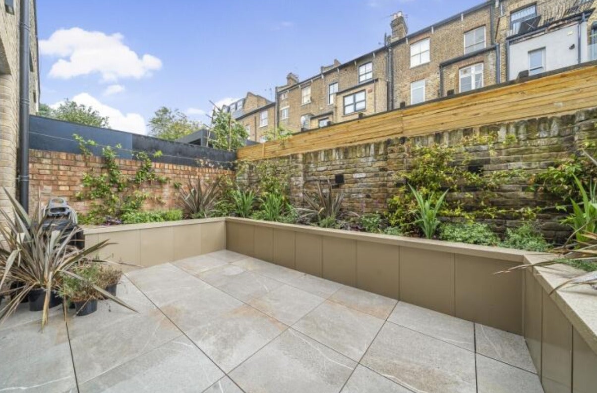 House Grove Mews in Greater London