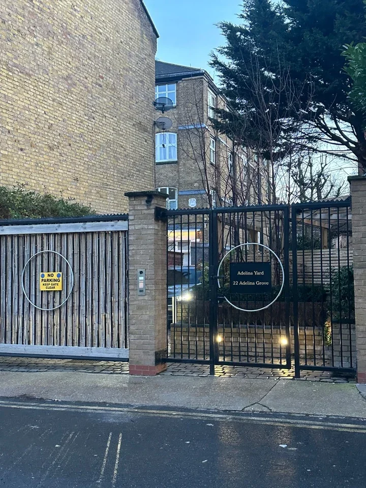 Flat Adelina Grove in Greater London