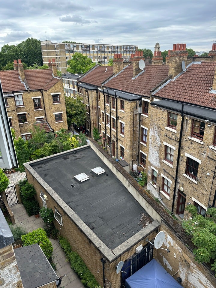 Flat Adelina Grove in Greater London