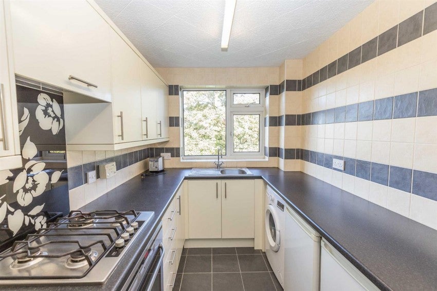 Flat Rookfield Court in Trafford