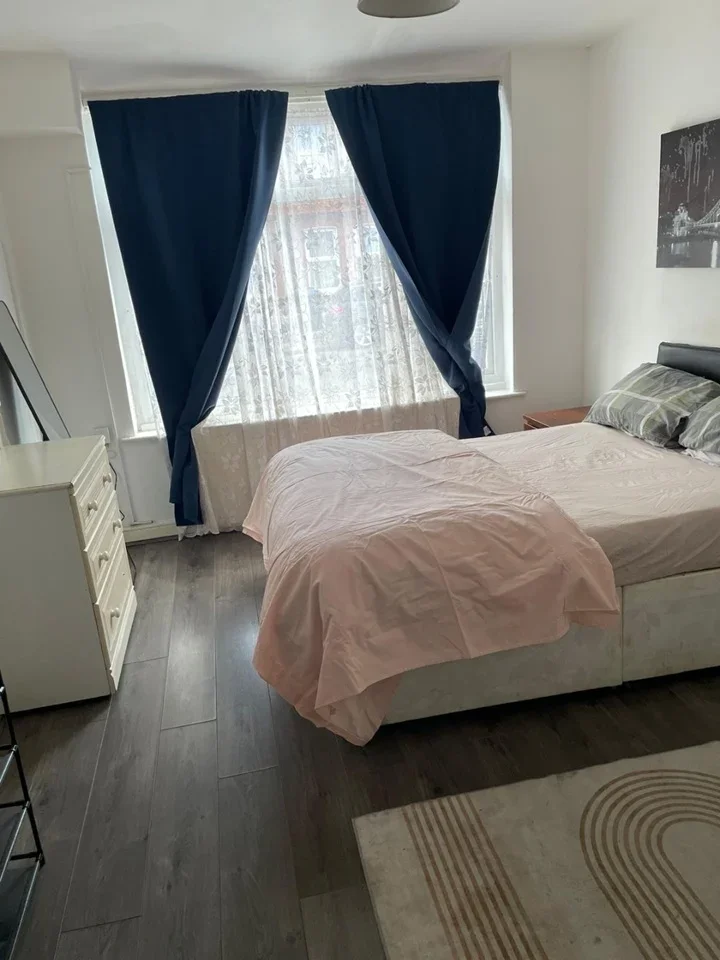 Room Silverleigh Road in Greater London