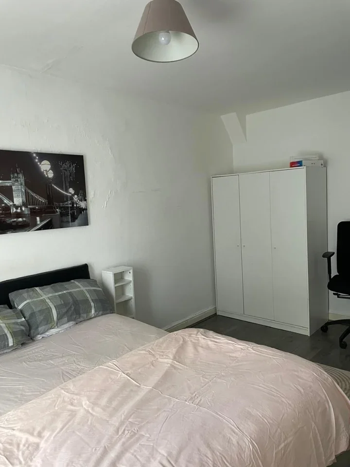 Room Silverleigh Road in Greater London
