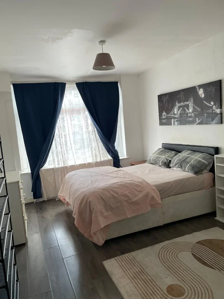 Room Silverleigh Road in Greater London
