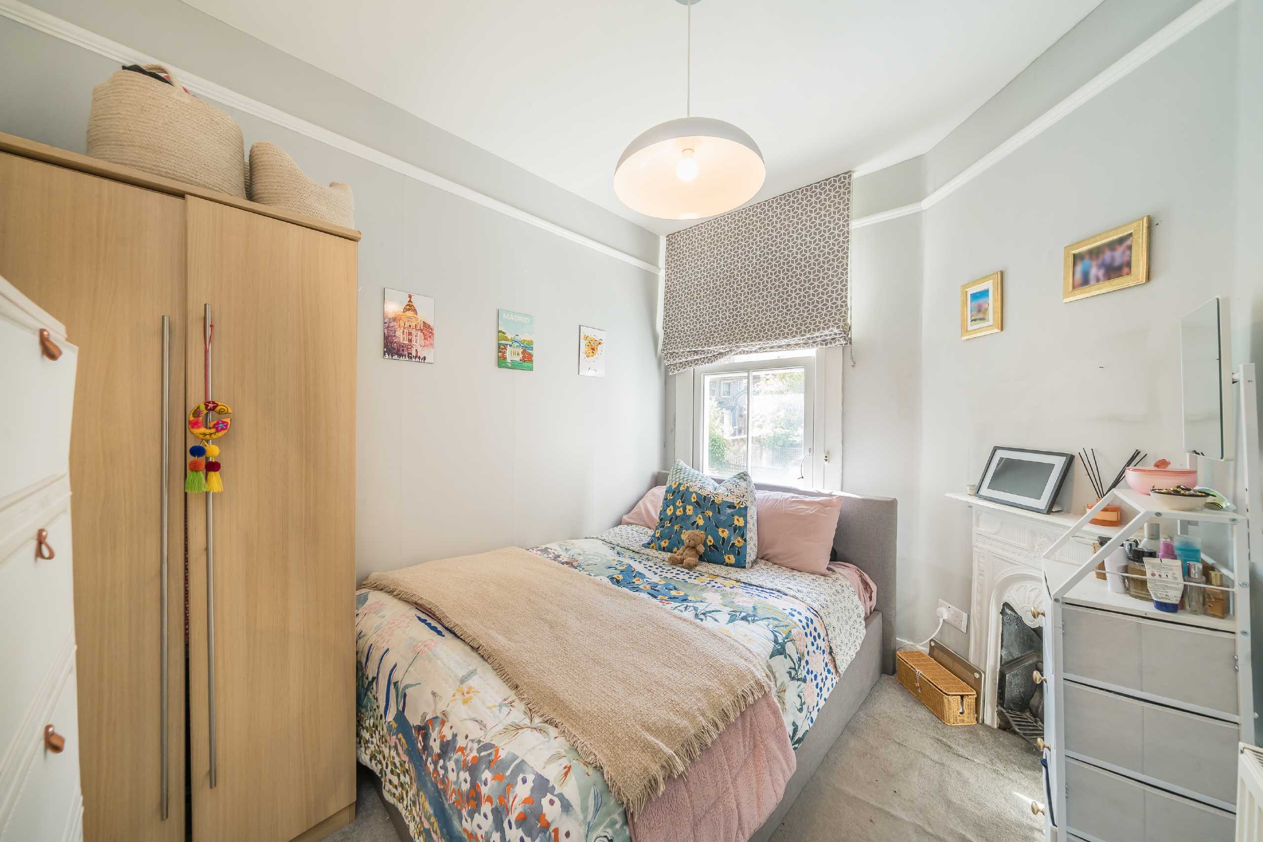 Flat Latchmere Road in Greater London
