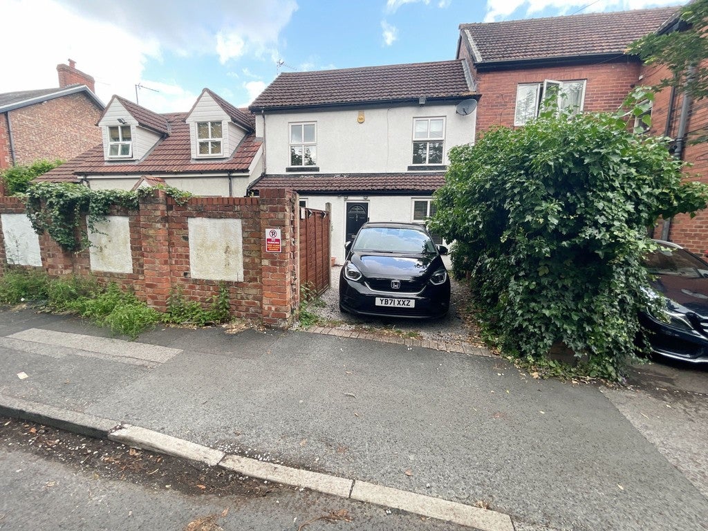 House Hawthorn Avenue in Trafford